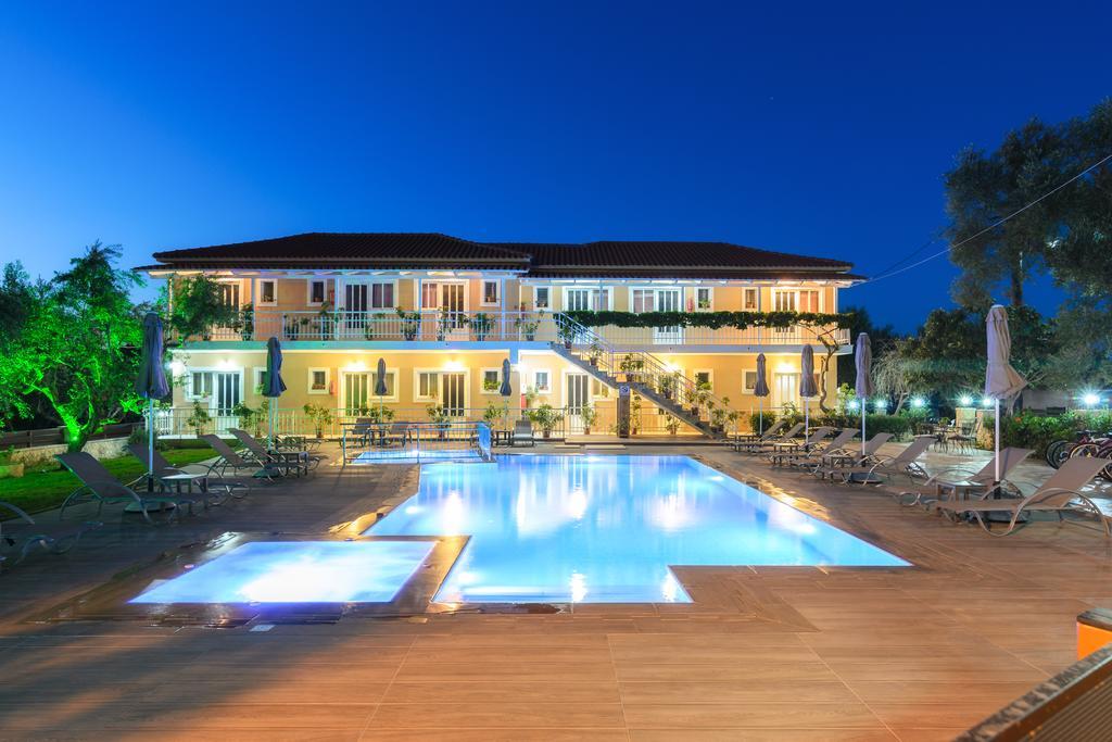 Artemis Apartments Kypseli Extérieur photo