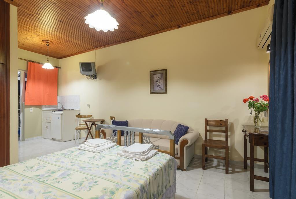 Artemis Apartments Kypseli Extérieur photo