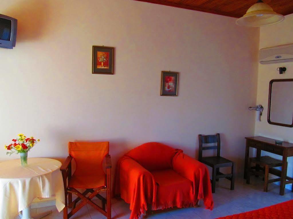 Artemis Apartments Kypseli Extérieur photo