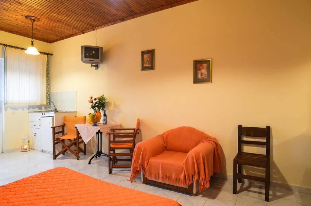 Artemis Apartments Kypseli Extérieur photo